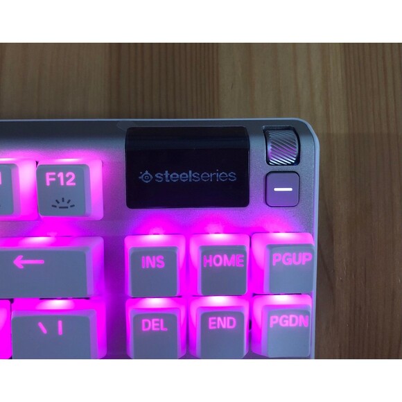 Steelseries APEX 7 TKL Mechanical Keyboard Red Switch Limited Edition in Ghost - Picture 5 of 12